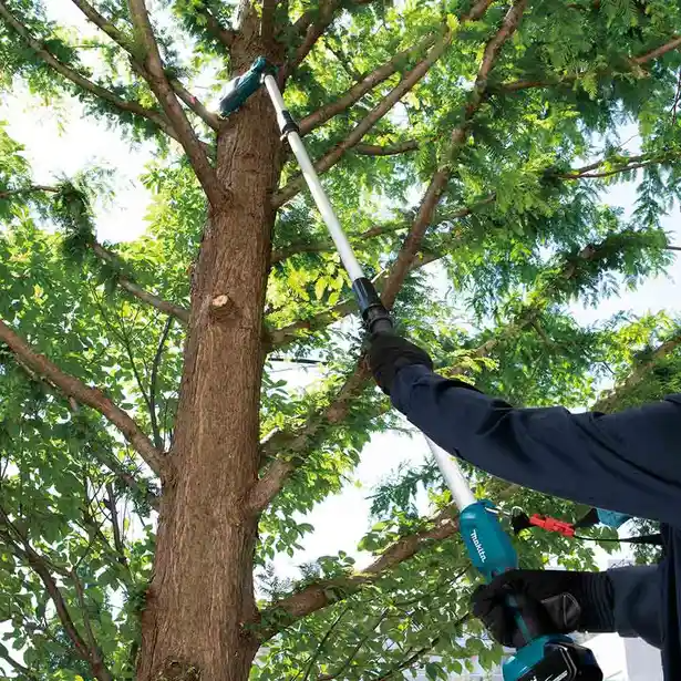 Makita DUA200Z 36V Cordless Brushless Pole Saw (LXT-Series) 20cm (8 Makita DUA200Z 36V Cordless Brushless Pole Saw (LXT-Series) 20cm (8
